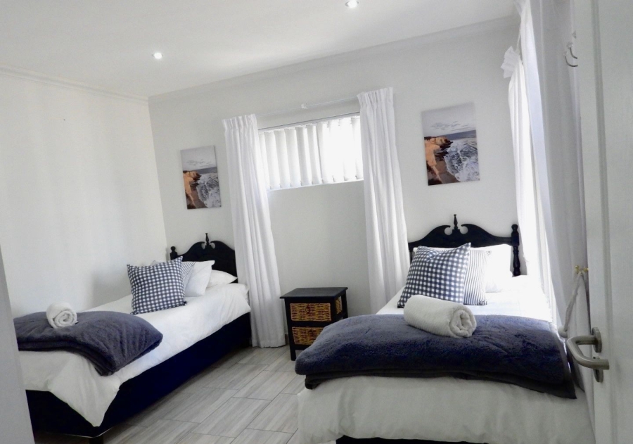 To Let 3 Bedroom Property for Rent in Aston Bay Eastern Cape